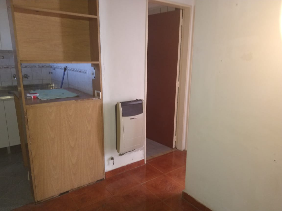 Departamento de 3 ambientes con cochera, al frente y muy luminoso — foto 3